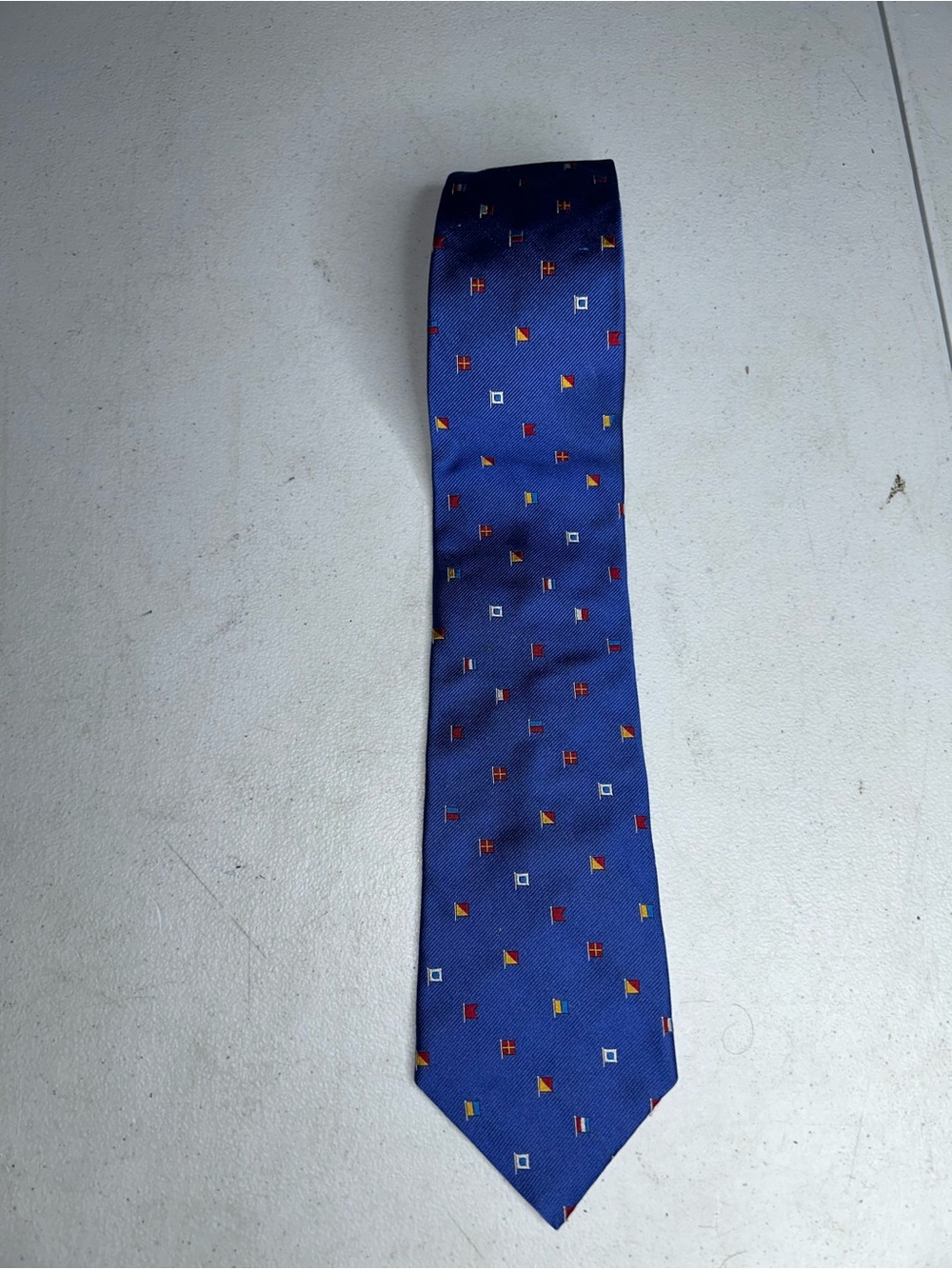 Brooks Brothers Makers Small Around World Flags Mens Neck Tie 100% Silk 58L 3.5W